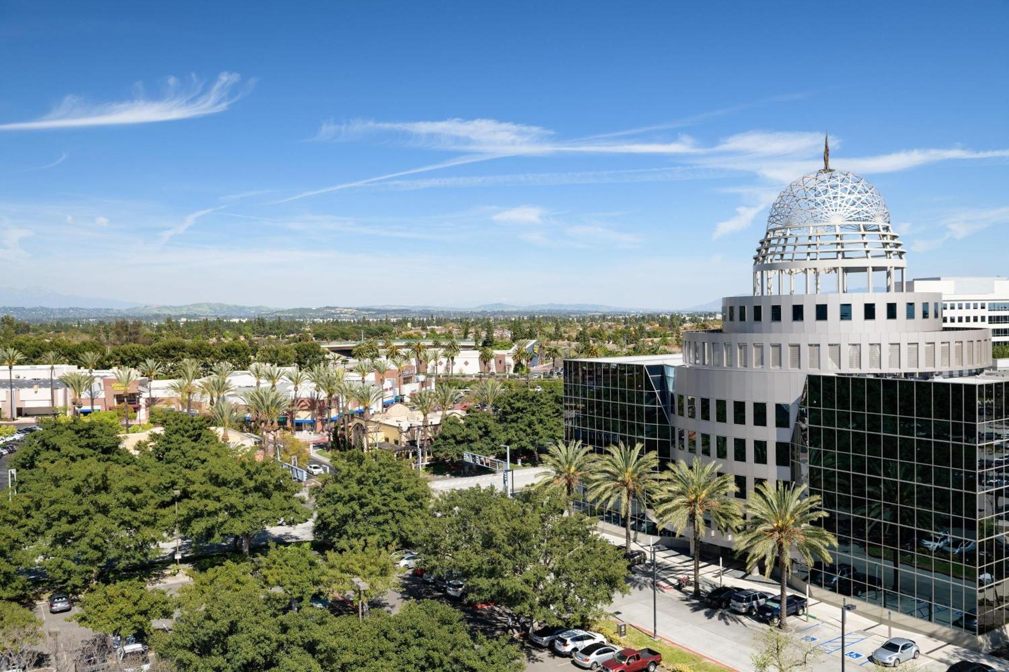 Sheraton Cerritos Hotel Buena Park Exterior photo